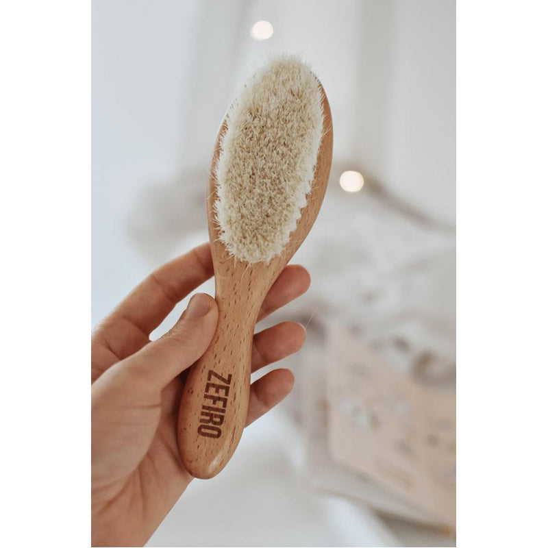 01-zefiro-baby-hair-brush-4_800x